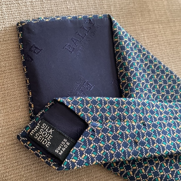 Bally (OS) - Picture 8 of 9